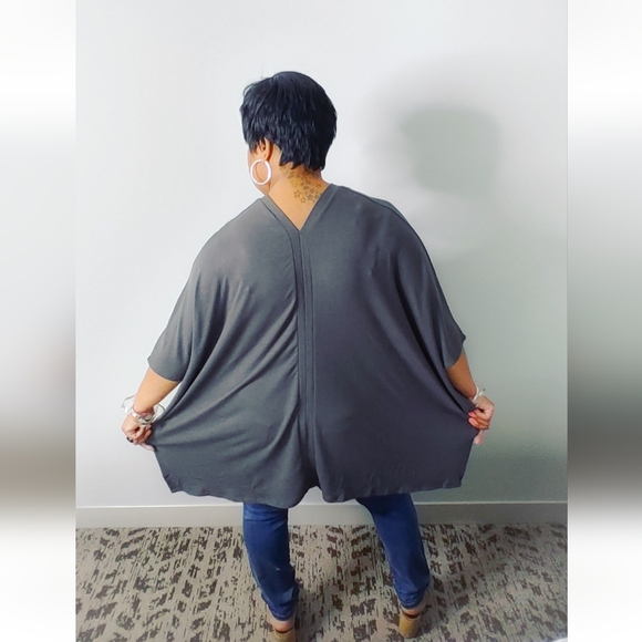Zenana Charcoal Gray Oversized V-Neck Poncho Tunic | Flowy Stretch Top S–3X - Picture 3 of 3